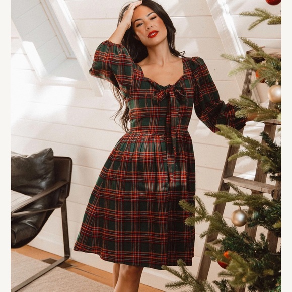 Ivy City Co Green and Red Plaid Midi Dress - Picture 1 of 2